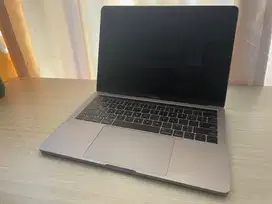 MacBook Pro 13” 2017 TouchBar 8/256