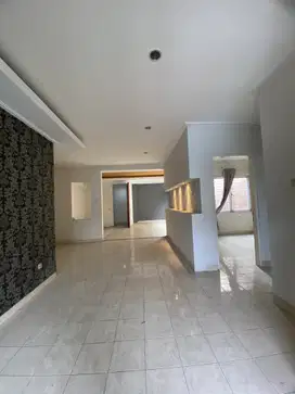 Jual Murah Rumah Dua Lantai Kota Wisata Cibubur