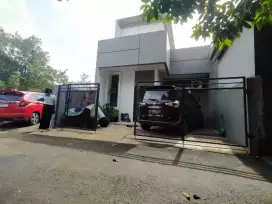 Jual Rumah 2 lt siap huni