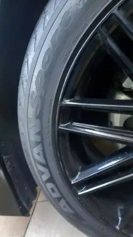 Ban mrek yakohama tipe advand sport Ukuran 245/45 R 20