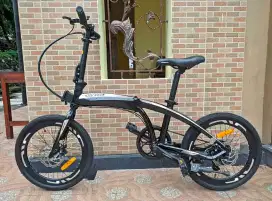 Dijual CEPAT BU Sepeda Lipat Gyro Rubick, 20inch, Hitam, Kota Bogor.