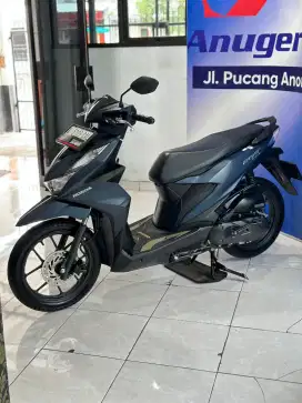 Honda Beat Deluxe 110cc Th* 2023 km 9Rb Anugerah motor Pucang