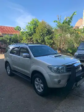 Toyota Fortuner 2009 Bensin