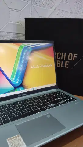Laptop Asus VIVOBOOK Core i5 RAM 8/256gb