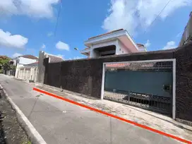 Rumah Luas Bisa Untuk Kantor Siap Pakai Strategis di Laweyan Solo