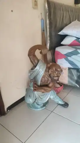 Patung marmer berat ,murid ke3 Sun GO Kong