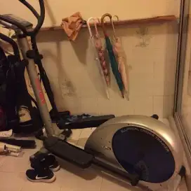 Magnatec Elliptical Cross Trainer Bike Stepper AIBI GYM Exercise Equip