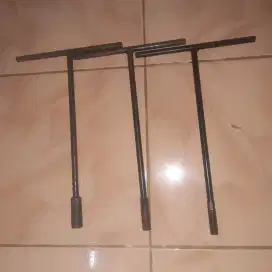 Kunci T (Tekiro)