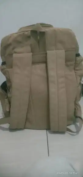 Tas kulit cocok buat kerja atau keluar kota