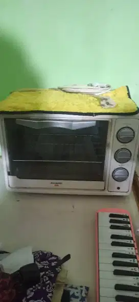 Kompor rinai dan microwife sharp