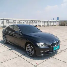 BMW 328i Luxury F30 Sunroof 2013 Hitam
