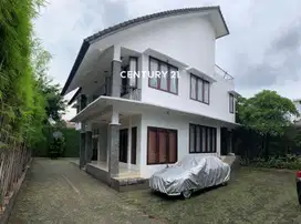 Rumah 2 Lantai Di  Kawasan Elite Design Modern