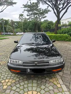 Honda Accord Maestro 4WS Legend Limited Edition A/T bensin Hitam