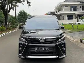Toyota Voxy 2.0 At 2020 Hitam