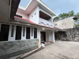 Sewa Rumah atau kantor Luas Murah tengah kota solo