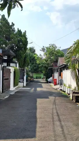 HOT SALE!!!RUMAH SIAP HUNI LOKASI STRATEGIS AMAN DAN NYAMAN