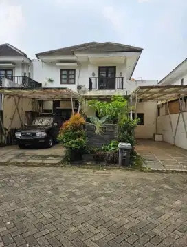 Rumah cantik 2 lantai jual cepat dekat bsd
