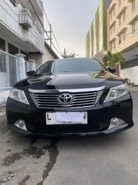 New Toyota Camry V 2.5 hitam automatic 2013 Record Astra L terawat