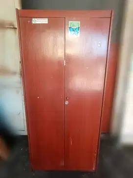 Lemari pakaian 2 pintu