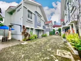 HOT SALE!!!RUMAH MEWAH 4UNIT DENGAN TANAH LUAS LOKASI STRATEGIS
