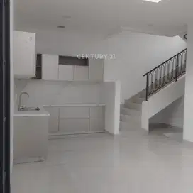 Rumah Tinggal 3  Lt Unit Baru Di Bukit Podomoro Duren Sawit S8383