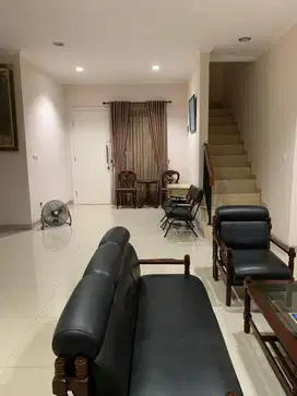 Dijual Rumah 2 lantai di Perumahan Villa Melati Mas Serpong Tangerang