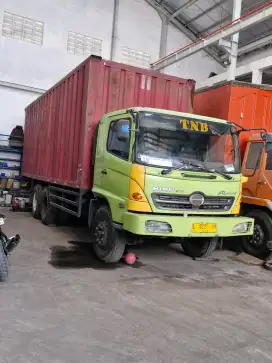 Dijual Hino Tronton Box FL 210