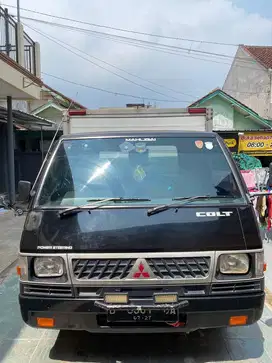 [Dijual Cepat] Mitsubishi L300 Box