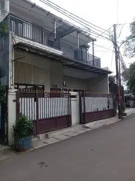 Di Jual Rumah 2lantai - Bebas Banjir di Dewi Sartika, Cawang