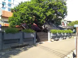 Dijual Rumah Strategis! Cocok untuk Hunian atau Investasi Kos-kosan!