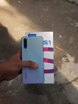 VIVO S1 4/128 GB FULLSET ORIGINAL