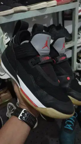 Sepatu Basket Jordan 33