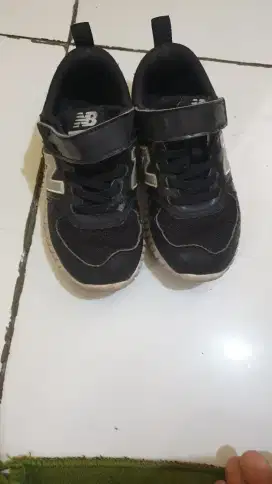 Jual aja sepatu New Balance dan Skechers original