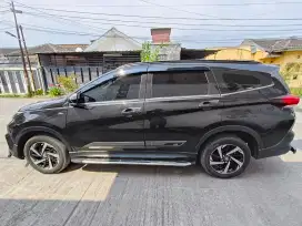 Dijual Mobil Toyota Rush GR Sport Matic tahun 2022, warna hitam