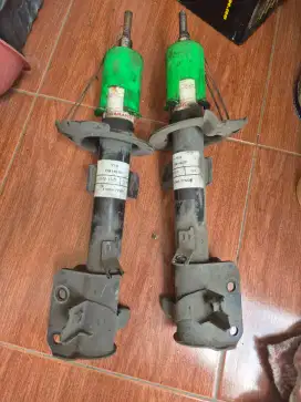 Shockbreaker skok depan Ertiga lama