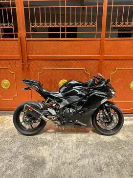 [YMS] KAWASAKI NINJA ZX25R 2022 NON ABS BLACK PLAT B AKRAPOVIC