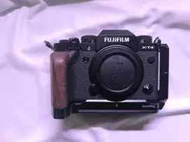Kamera Mirrorless Fujifilm X-T4 set
