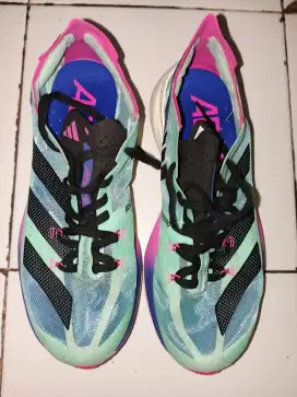 sepatu lari ADIZERO