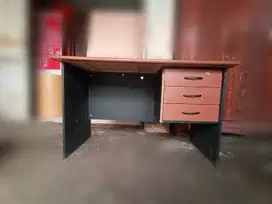 Meja Kantor Uk P 120 L60 Tggi 74
