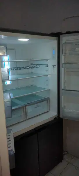 Kulkas By Side Electrolux