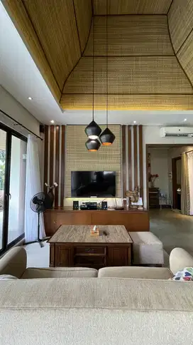 Dijual  Villa unik bergaya Bali modern di dalam Vimala hills resort