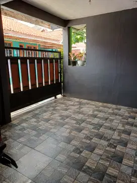 Rumah nyaman di komplek  Ber AC