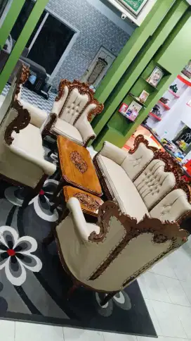 d jual 1 set kursi jati besar  mewah 3211 lengkp dengn meja