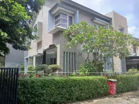 Rumah cluster di hoek, asri, aman, nyaman