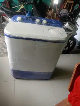 Mesin cuci 2 tabung merk Aqua japan siap pakai mulus