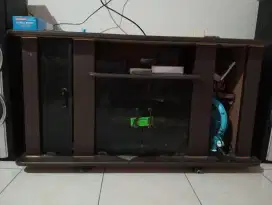 Meja televisi bekas