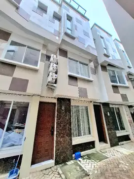 Rumah disewakan Lokasi Strategis di Cipete Jakarta Selatan