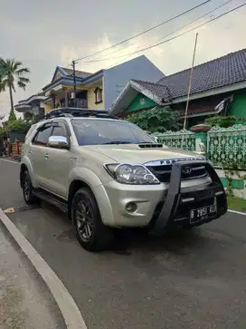 Toyota Fortuner G lux at th 2008 silver  Bensin nopol ganjil jakarta