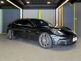 (km 8rb)Porsche panamerah 4S 3.0 AT. Tahun 2017. Hitam. New a like
