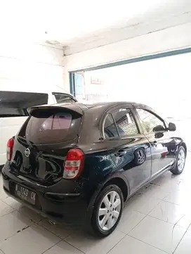 Nissan March 2011 Bensin